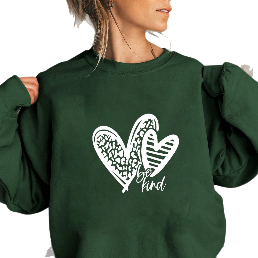 Kvinnors sweatshirt med modernt hjärtmotiv och avslappnad passform Mirla-Eva Jonsson