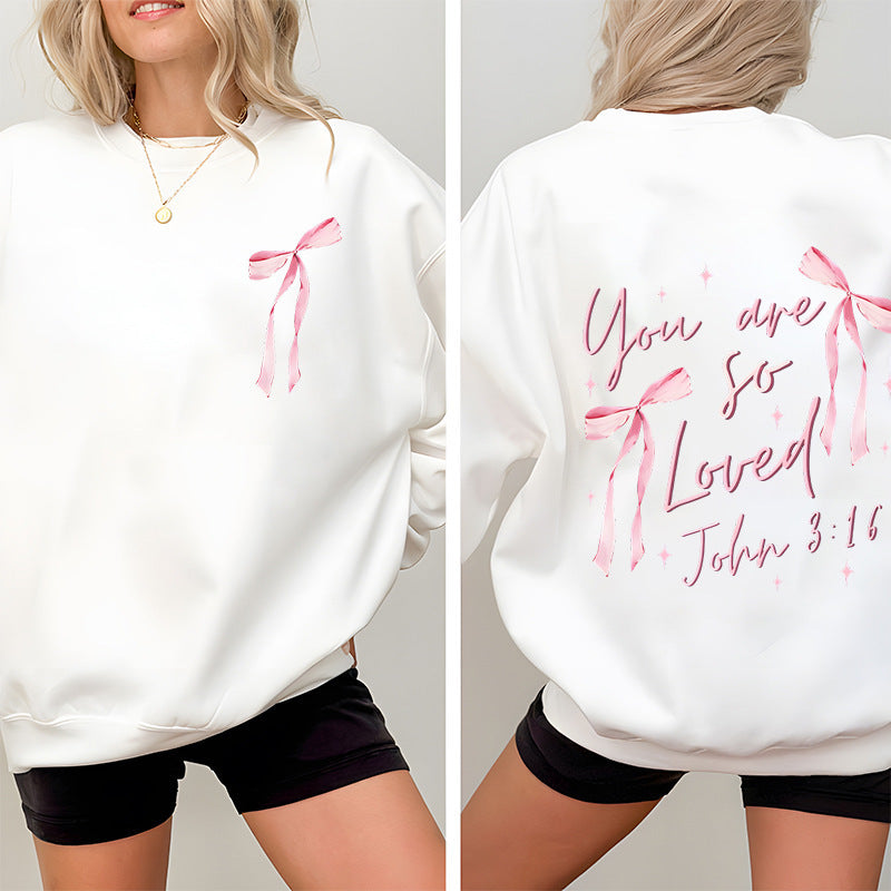 Kvinnors sweatshirt med unikt tryck och lekfull design Mirla-Eva Jonsson
