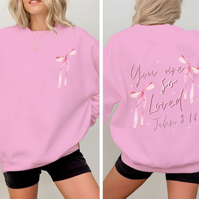 Kvinnors sweatshirt med unikt tryck och lekfull design Mirla-Eva Jonsson