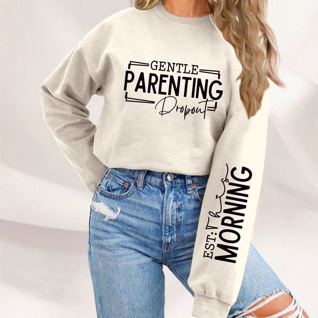 Kvinnors sweatshirt med unikt tryckt föräldraskapsmotiv och avslappnad passform Mirla-Eva Jonsson