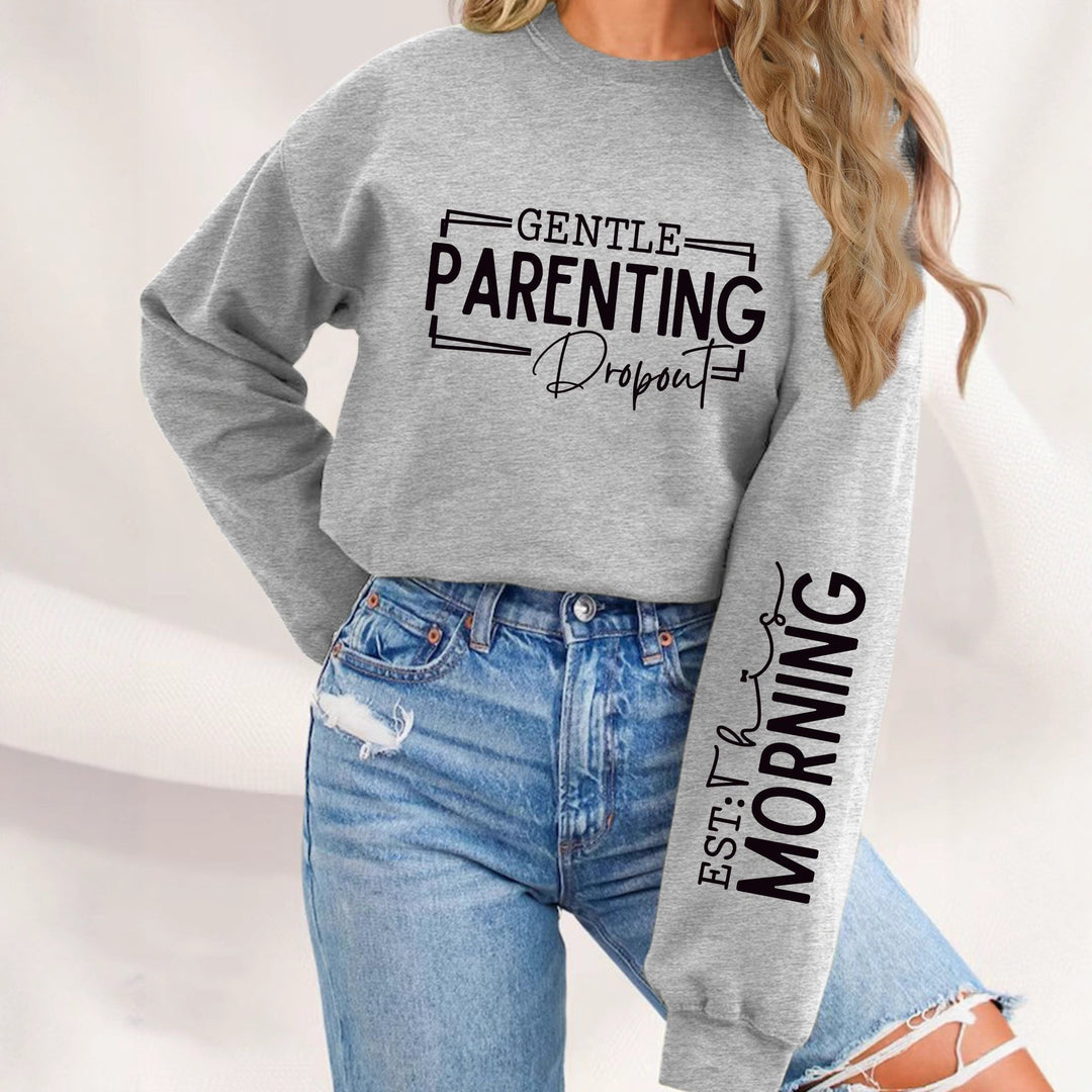 Kvinnors sweatshirt med unikt tryckt föräldraskapsmotiv och avslappnad passform Mirla-Eva Jonsson