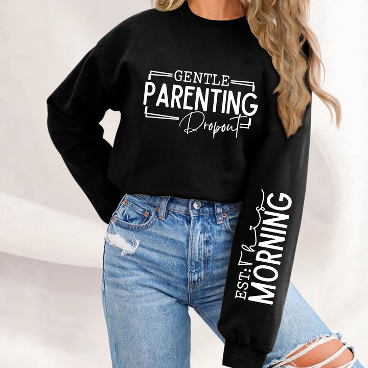 Kvinnors sweatshirt med unikt tryckt föräldraskapsmotiv och avslappnad passform Mirla-Eva Jonsson