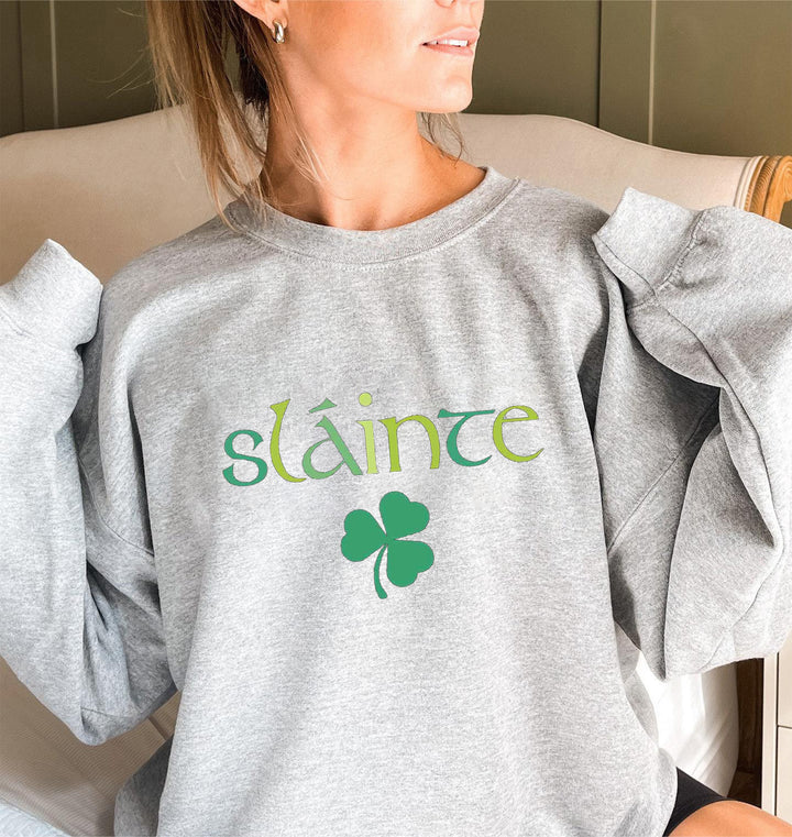 Kvinnors sweatshirt med voluminösa ärmar och motiverande design Mirla-Eva Jonsson