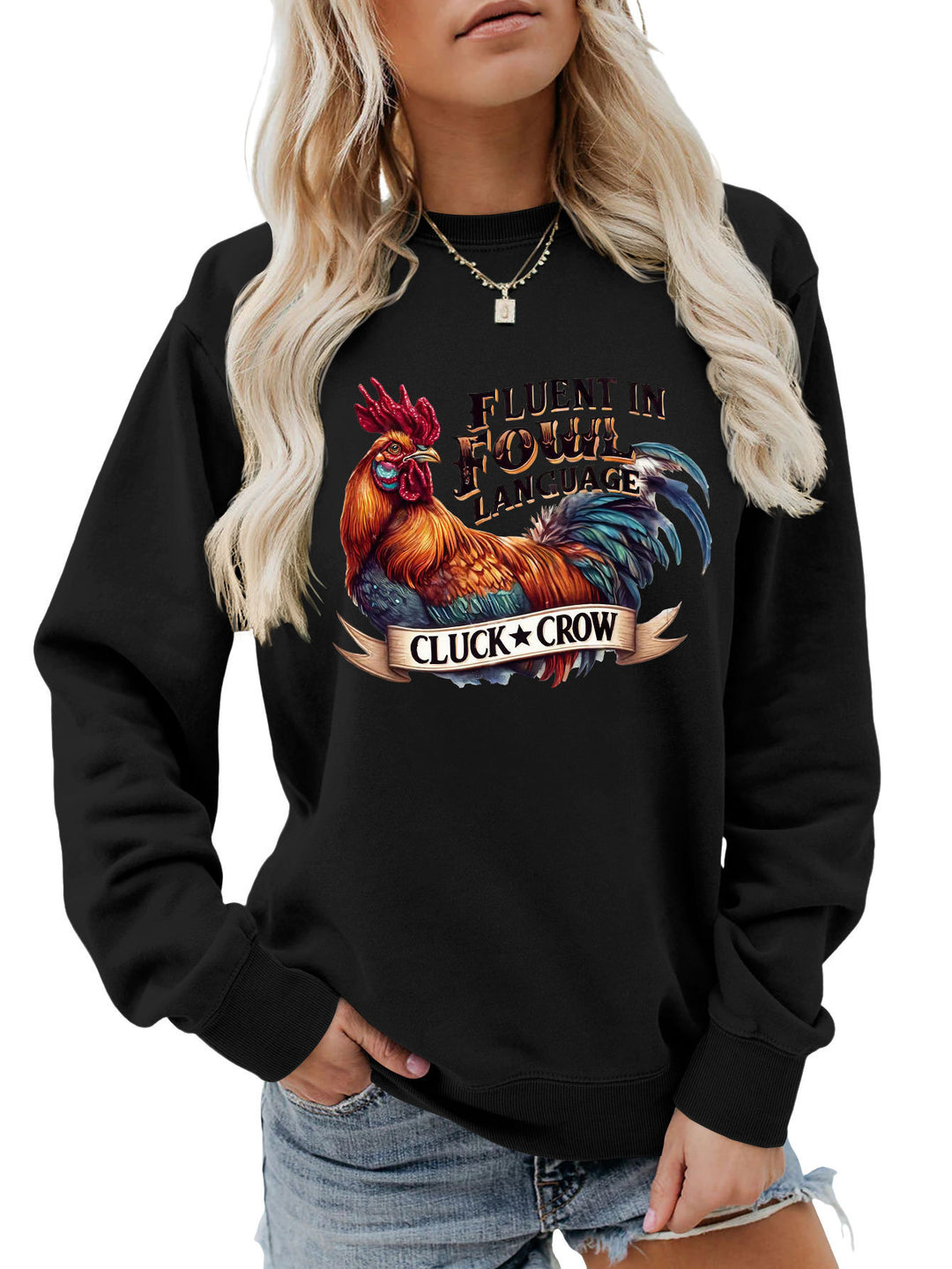 Kvinnors sweatshirts med humoristisk kycklingmotiv och komfortabel passform Mirla-Eva Jonsson