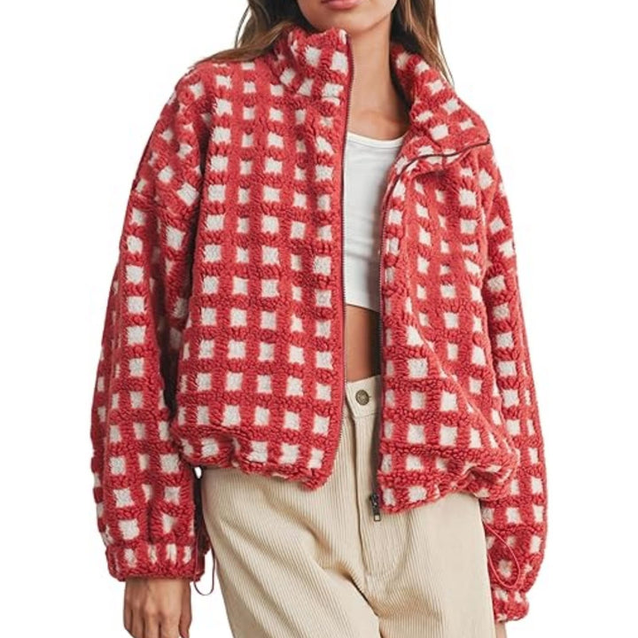 Kvinnors teddyjacka i modernt design med oversized passform Mirla-Eva Jonsson