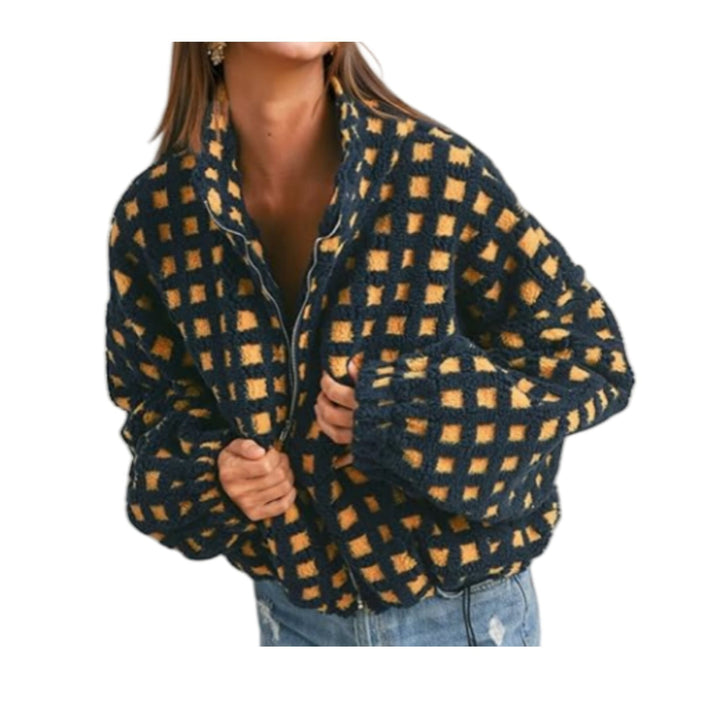 Kvinnors teddyjacka i modernt design med oversized passform Mirla-Eva Jonsson