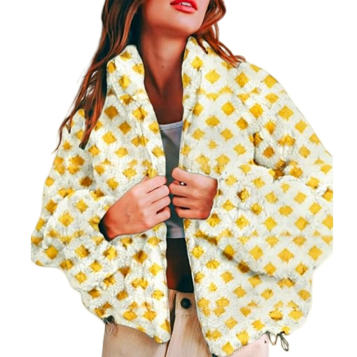 Kvinnors teddyjacka i modernt design med oversized passform Mirla-Eva Jonsson