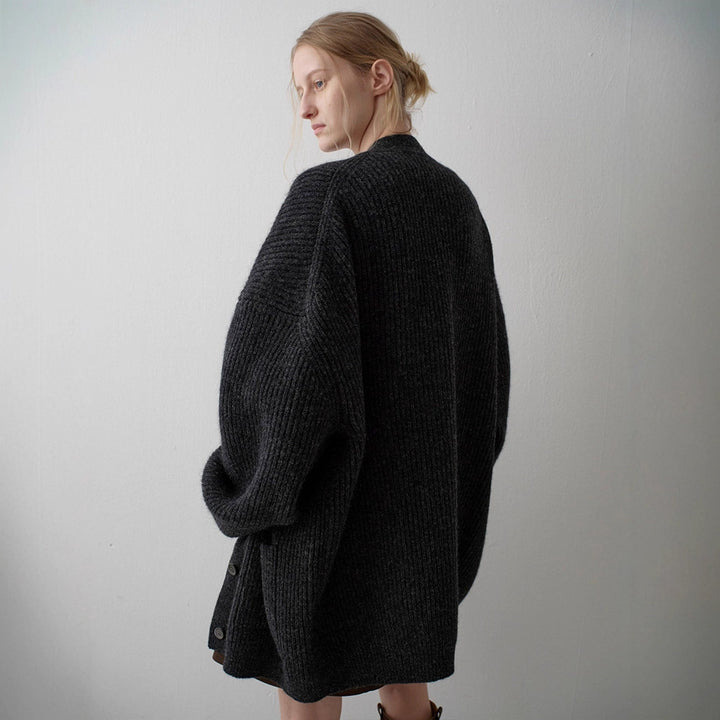 Kvinnors tjocka stickade cardigan med överdimensionerade ärmar Mirla-Eva Jonsson