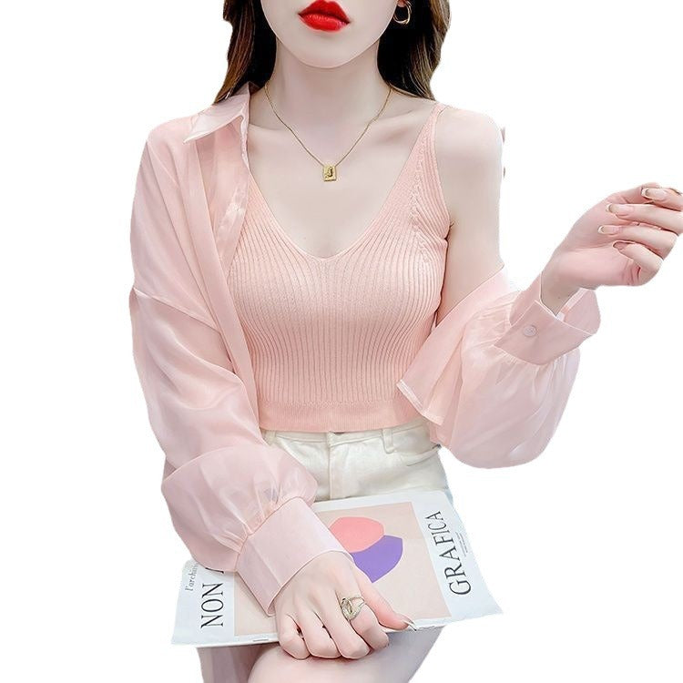 Kvinnors transparent blus med delikat V-halsning och fina ribb detaljer Mirla-Eva Jonsson