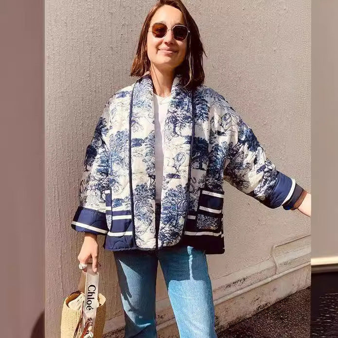 Kvinnors trendig vadderad jacka med elegant krage och praktiska fickor Mirla-Eva Jonsson
