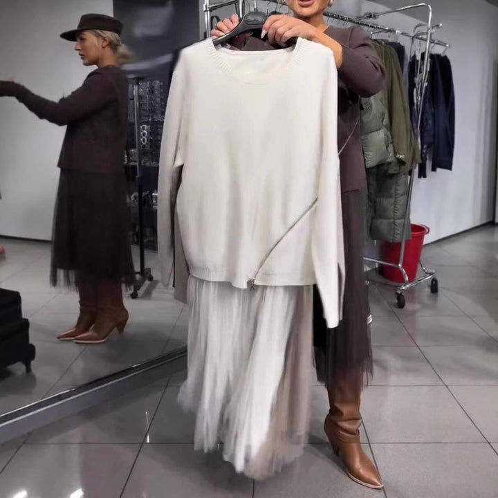 Kvinnors trendiga, asymmetriska tröja med drapering Mirla-Eva Jonsson