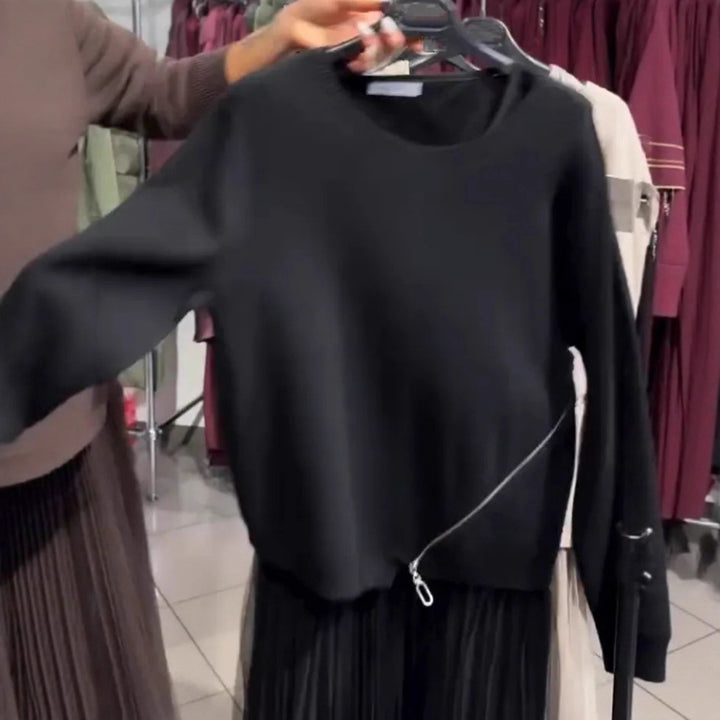 Kvinnors trendiga, asymmetriska tröja med drapering Mirla-Eva Jonsson
