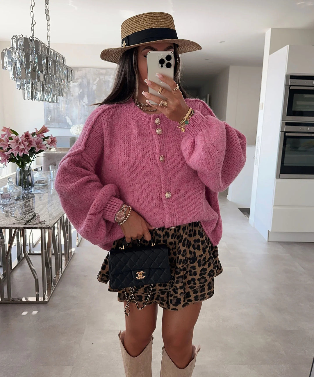 Kvinnors trendiga cardigan med oversized ärmar och knapprad Mirla-Eva Jonsson