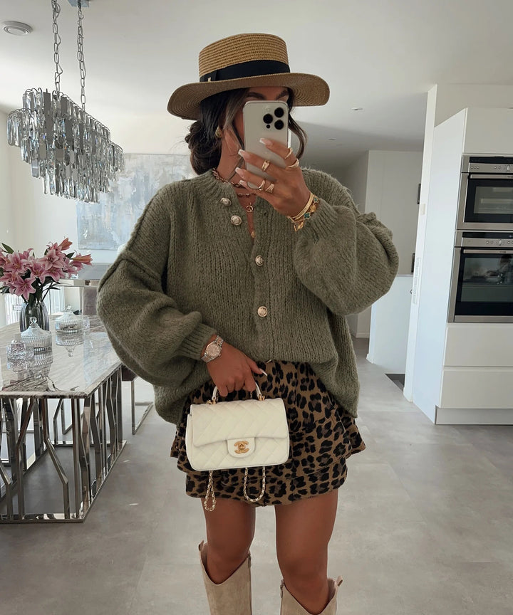 Kvinnors trendiga cardigan med oversized ärmar och knapprad Mirla-Eva Jonsson