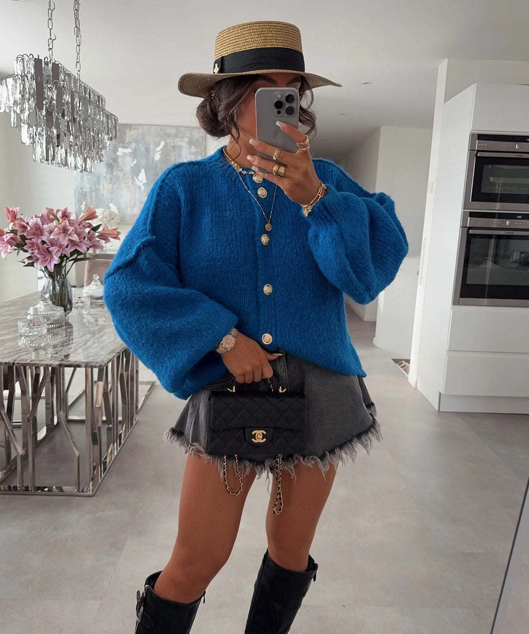 Kvinnors trendiga cardigan med oversized ärmar och knapprad Mirla-Eva Jonsson
