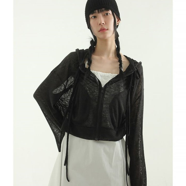 Kvinnors trendiga cropped huva jacka med praktisk dragkedja Mirla-Eva Jonsson