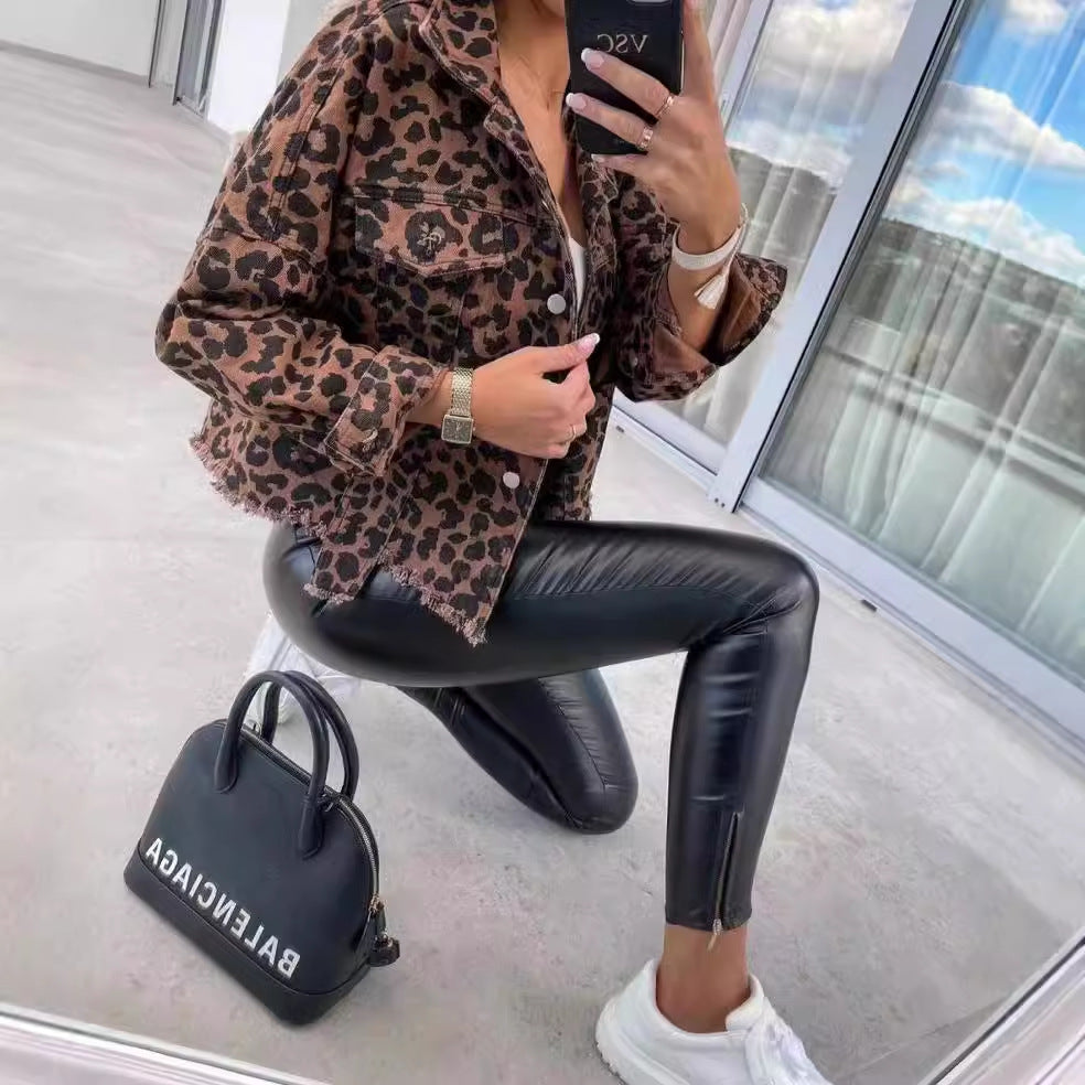 Kvinnors trendiga denimjacka Mirla-Eva Jonsson