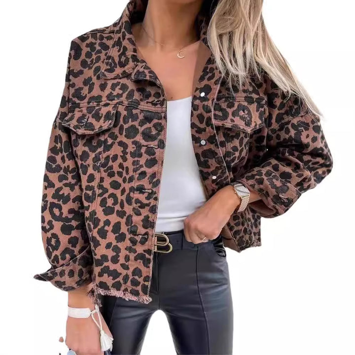 Kvinnors trendiga denimjacka Mirla-Eva Jonsson