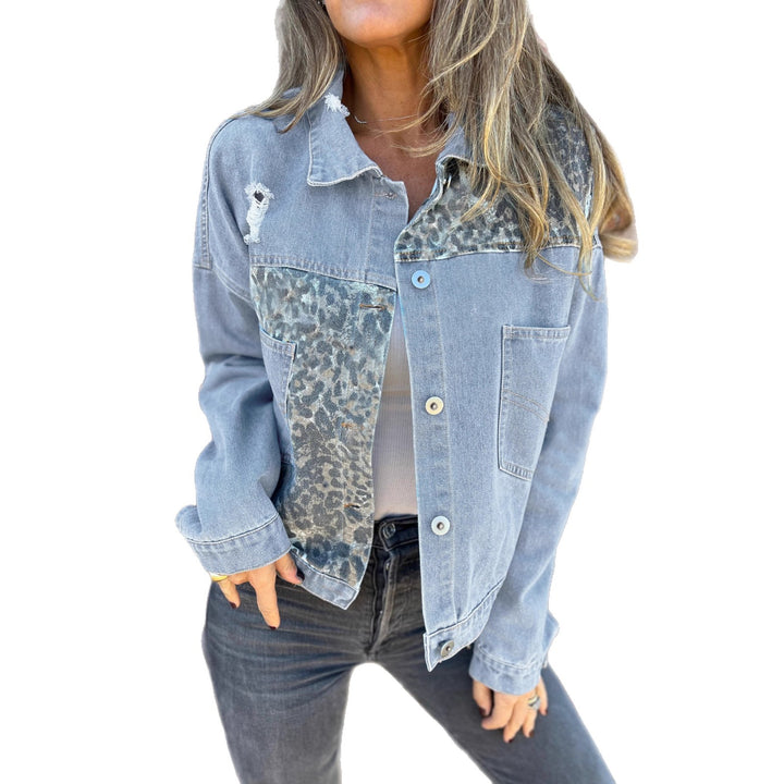 Kvinnors trendiga denimjacka med djurprint och nötta design Mirla-Eva Jonsson