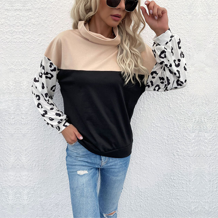 Kvinnors trendiga hoodie med djurtryck och hög krage Mirla-Eva Jonsson