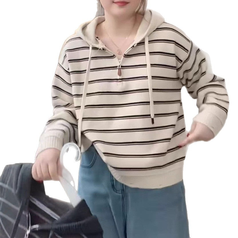 Kvinnors trendiga hoodie tröja med texturerat randigt mönster Mirla-Eva Jonsson