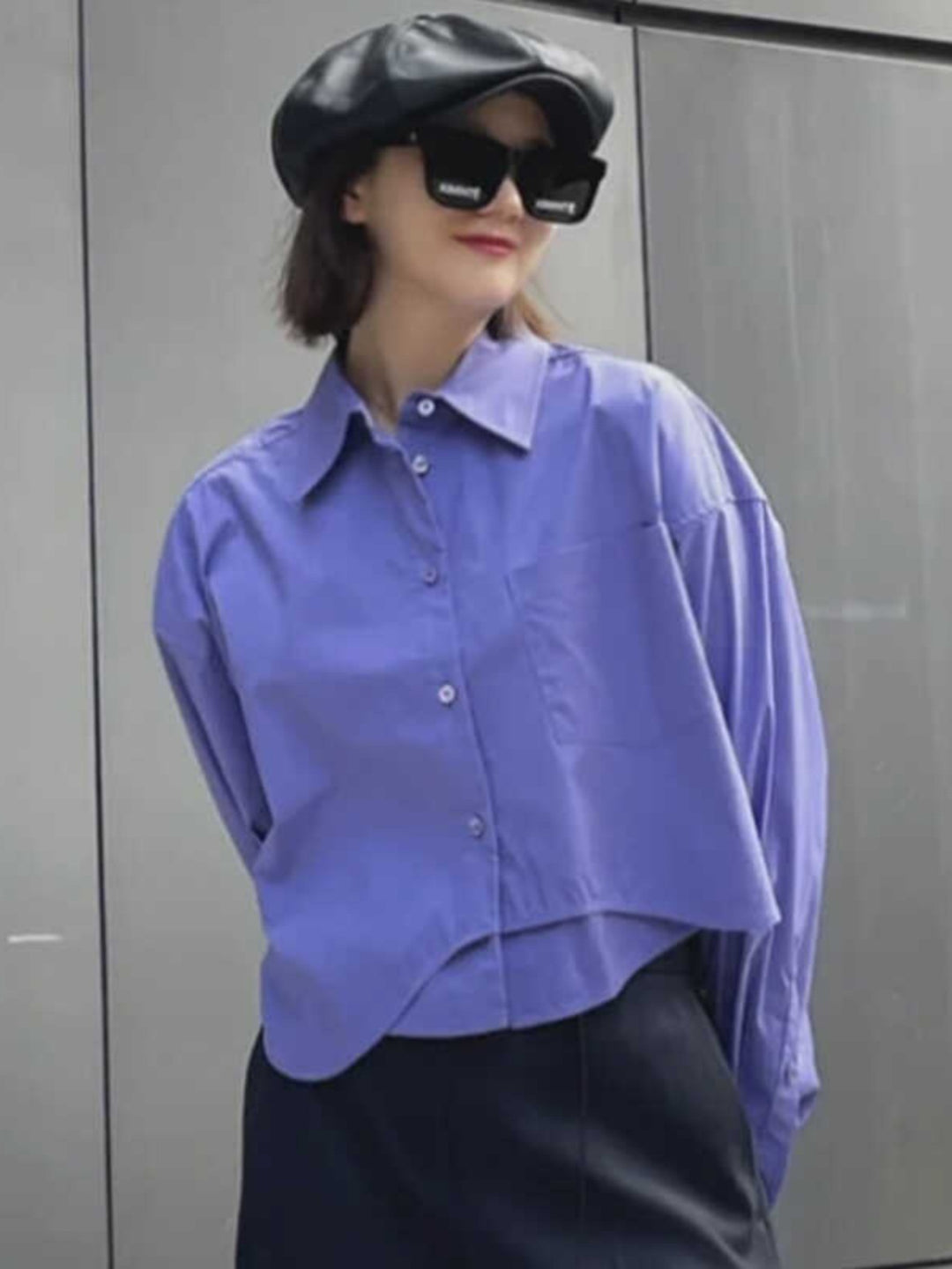 Kvinnors trendiga kortärmad blus med oversized passform Mirla-Eva Jonsson