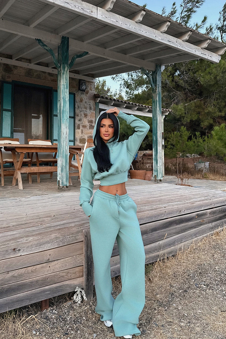Kvinnors trendiga och bekväma croppad hoodie-set med elastisk midja Mirla-Eva Jonsson