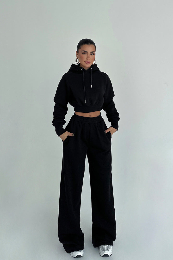Kvinnors trendiga och bekväma croppad hoodie-set med elastisk midja Mirla-Eva Jonsson