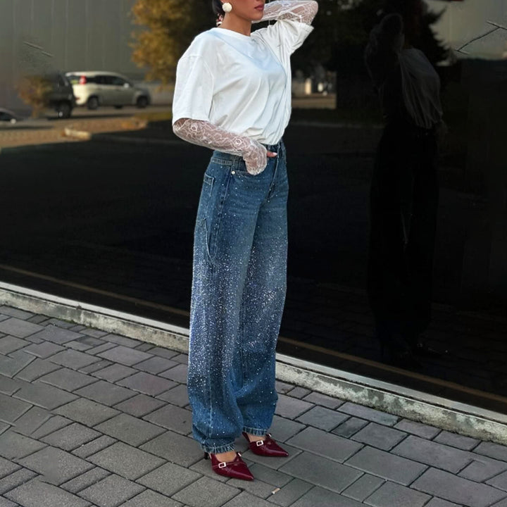 Kvinnors trendiga oversized T-shirt med spetsärmar Mirla-Eva Jonsson