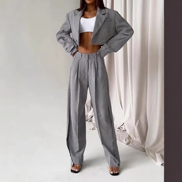 Kvinnors trendiga oversized blazerensemble med högmidjade byxor Mirla-Eva Jonsson
