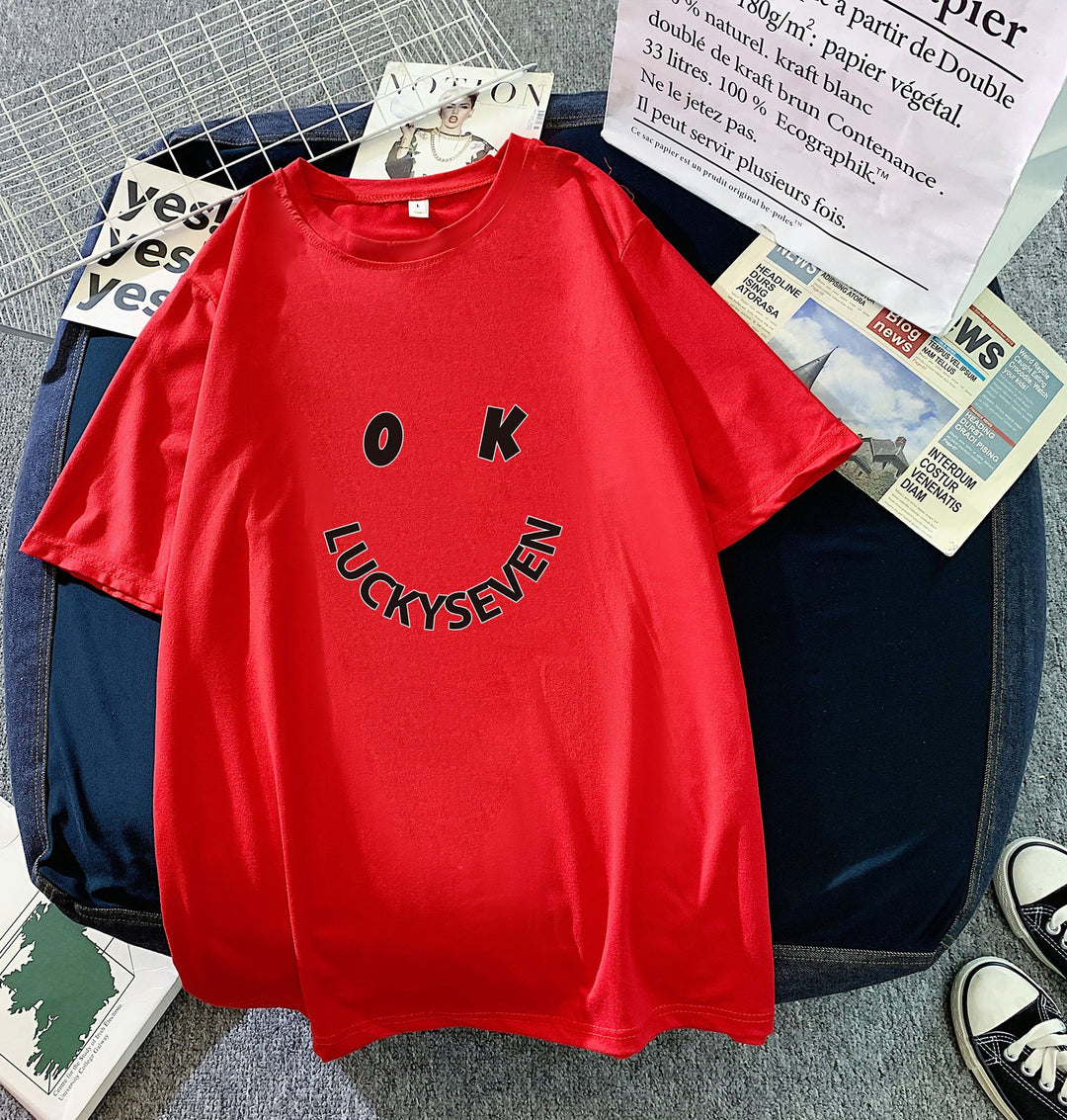 Kvinnors trendiga t-shirt med avslappnad smiley-tryck och högkvalitativ bomullskvalitet Mirla-Eva Jonsson