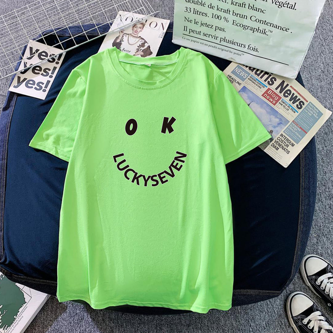 Kvinnors trendiga t-shirt med avslappnad smiley-tryck och högkvalitativ bomullskvalitet Mirla-Eva Jonsson