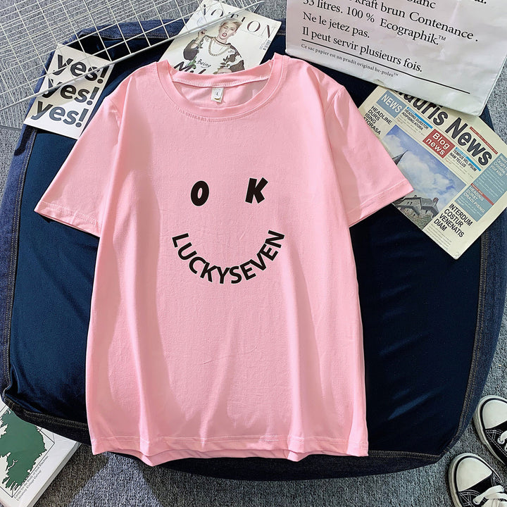 Kvinnors trendiga t-shirt med avslappnad smiley-tryck och högkvalitativ bomullskvalitet Mirla-Eva Jonsson