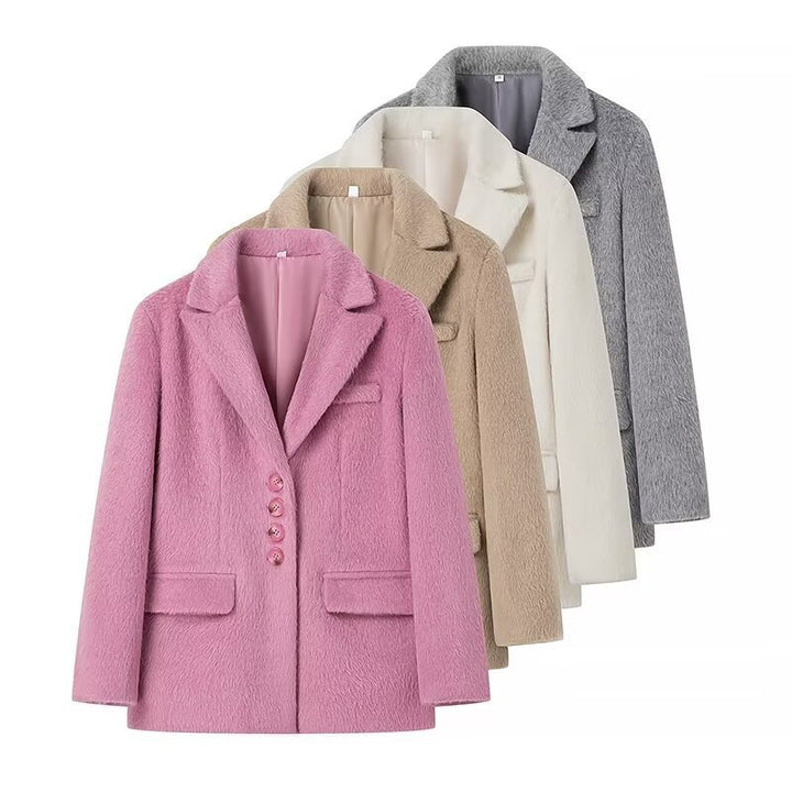 Kvinnors trendiga teddyblazer med elegant knappslå Mirla-Eva Jonsson