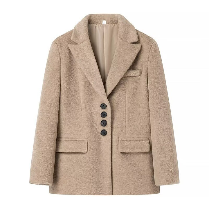Kvinnors trendiga teddyblazer med elegant knappslå Mirla-Eva Jonsson