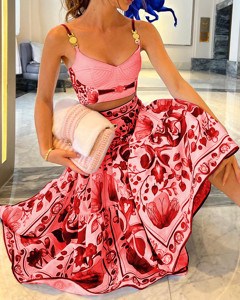 Kvinnors tvådelade klädset med blommönster och modernt bustier Mirla-Eva Jonsson