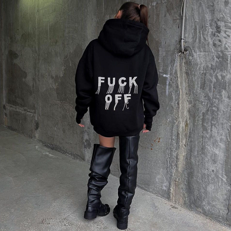Kvinnors urbana hoodie med iögonfallande uttalandedesign Mirla-Eva Jonsson