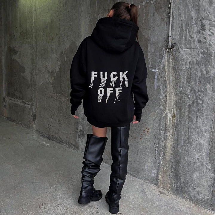 Kvinnors urbana hoodie med iögonfallande uttalandedesign Mirla-Eva Jonsson