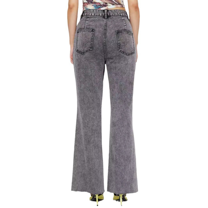 Kvinnors utställda jeans med hög midja och detaljerade sömmar Mirla-Eva Jonsson