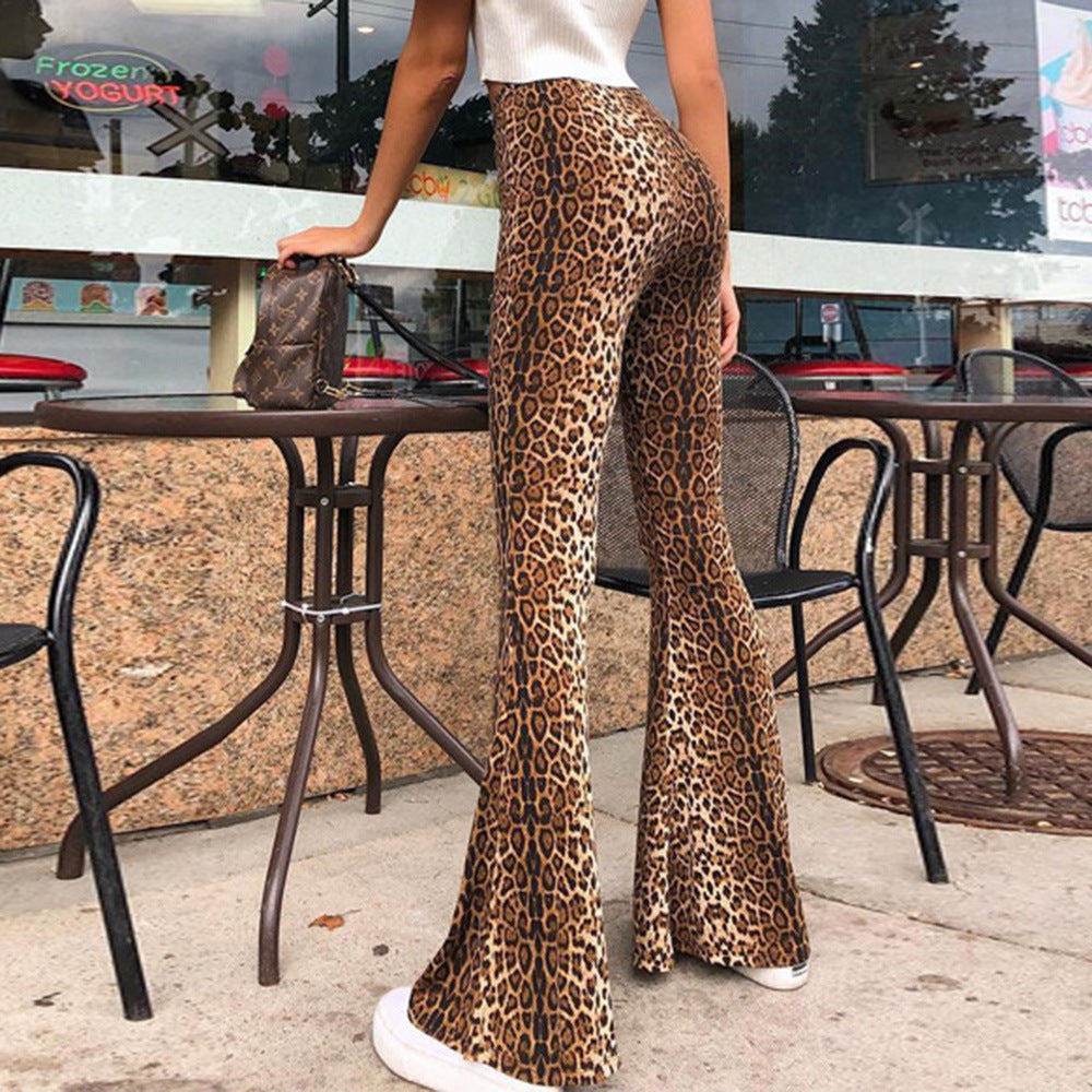 Kvinnors utsvängda byxor i trendigt leopardmönster Mirla-Eva Jonsson