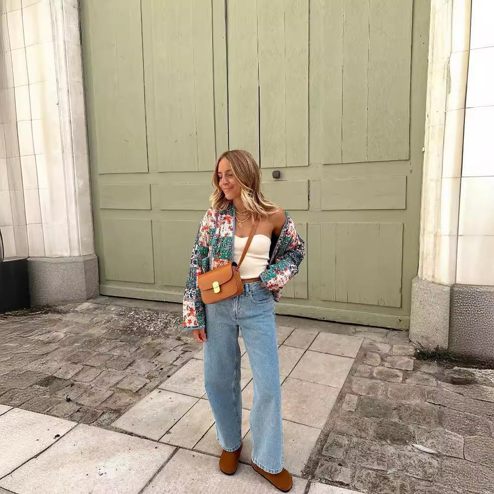 Kvinnors vadderad blazerjacka med blommönster och elegant kontur Mirla-Eva Jonsson