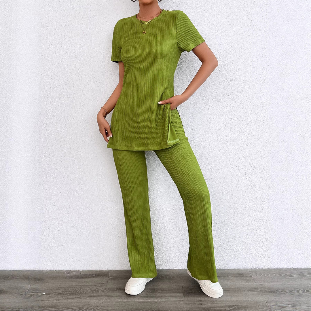 Kvinnors vardagliga tvådelat set i en modern ribbad look med hög bärkomfort Mirla-Eva Jonsson