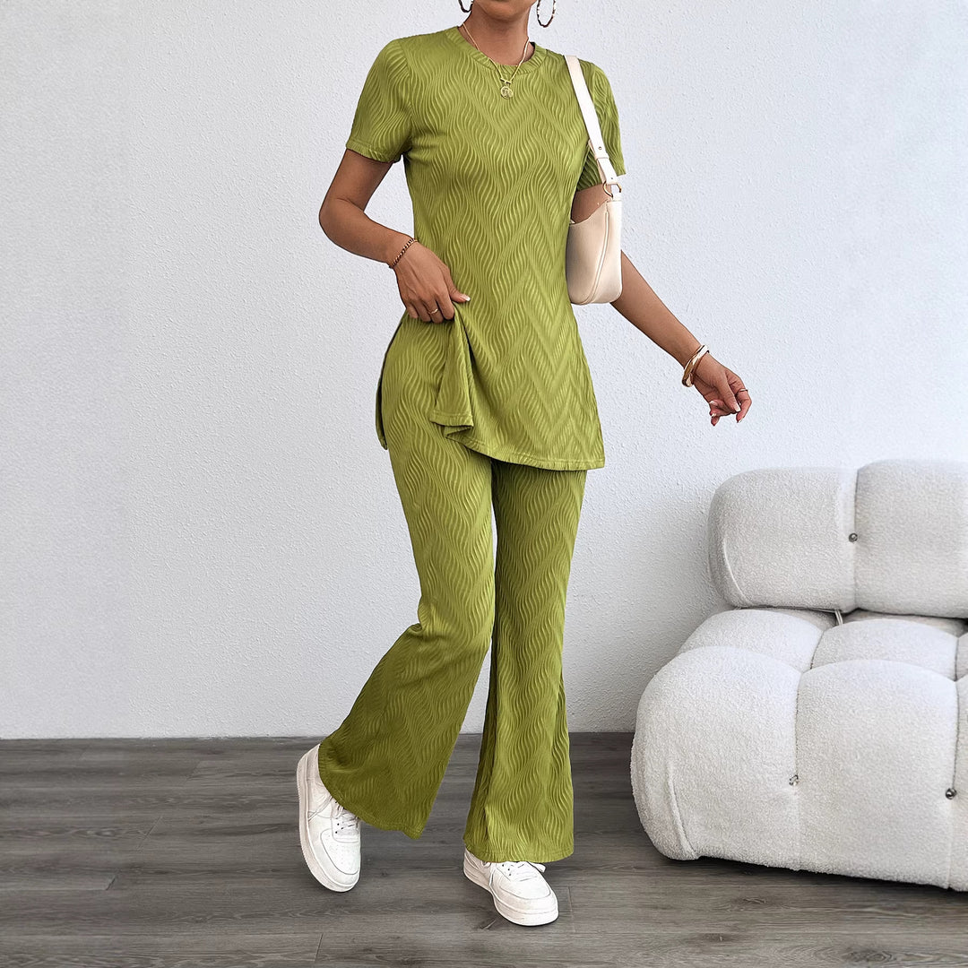 Kvinnors vardagliga tvådelat set i en modern ribbad look med hög bärkomfort Mirla-Eva Jonsson
