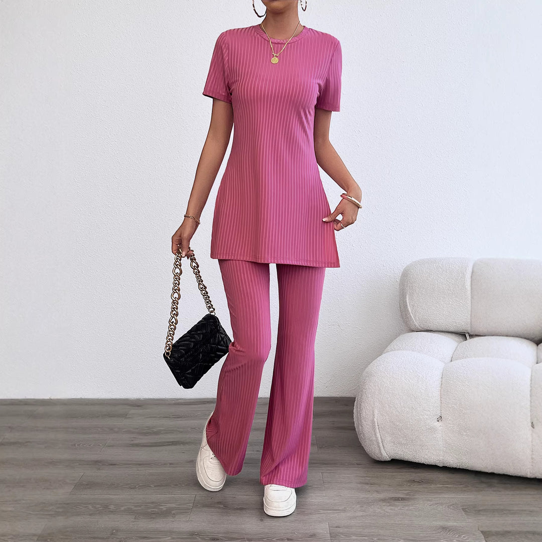 Kvinnors vardagliga tvådelat set i en modern ribbad look med hög bärkomfort Mirla-Eva Jonsson