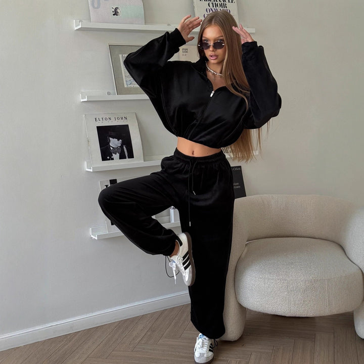 Kvinnors velour fritidset med dragkedja hoodie och löst sittande byxor Mirla-Eva Jonsson