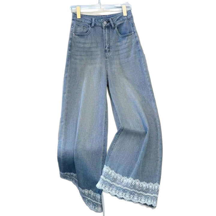 Kvinnors vida jeans med delikat spetsdetalj Mirla-Eva Jonsson