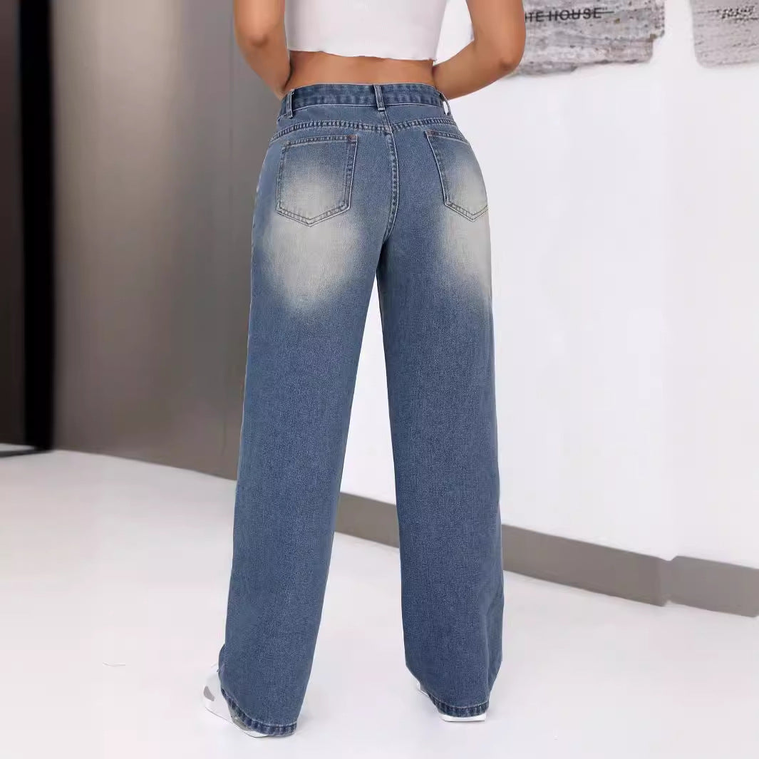 Kvinnors vida jeans med stilfull text Mirla-Eva Jonsson