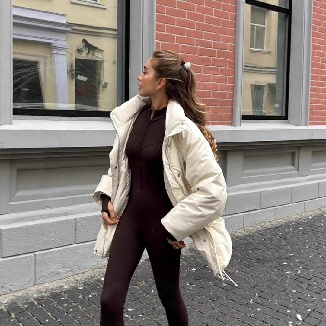 Kvinnors vinter dunjacka med hög krage och justerbart midjebälte Mirla-Eva Jonsson