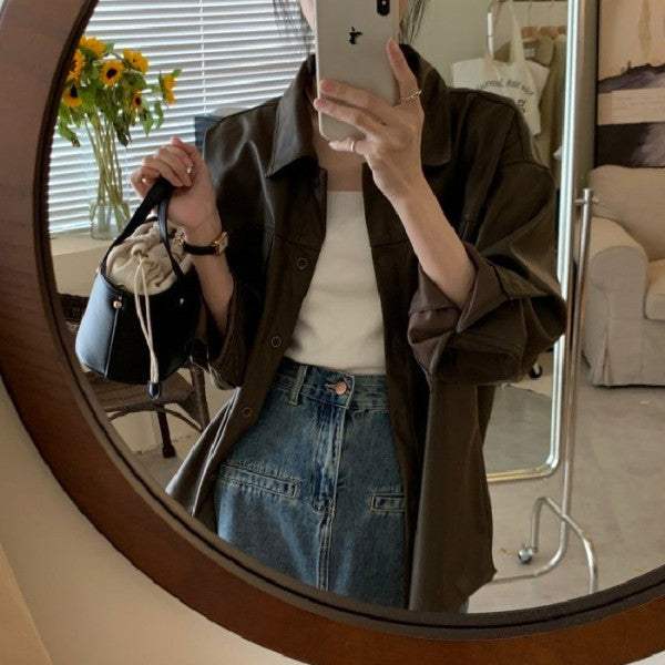 Kvinnors ytterjacka i fashionable oversized stil med praktiska fickor Mirla-Eva Jonsson