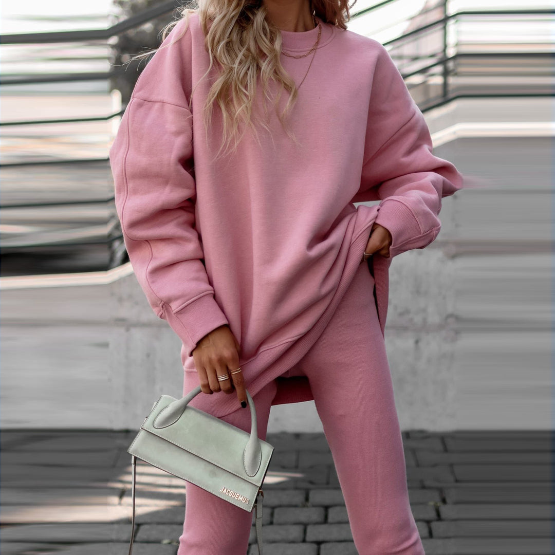 Kvinnotröja i casual stil med sänkta axlar och mjukt foder Mirla-Eva Jonsson